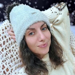 Steve Madden Sparkly Silver Hat